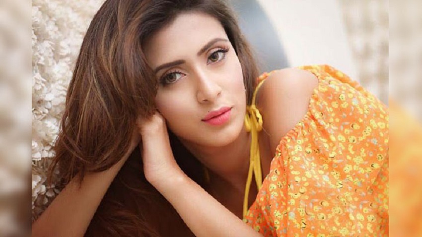 পরিবারের সঙ্গে কাটছে মিমের বিশেষ দিন