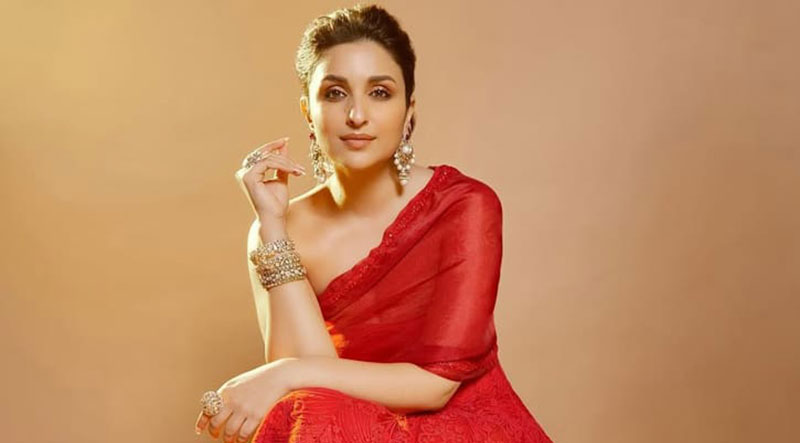 ‘সহ অভিনেতার প্রেমে পড়তে ইচ্ছা করে’